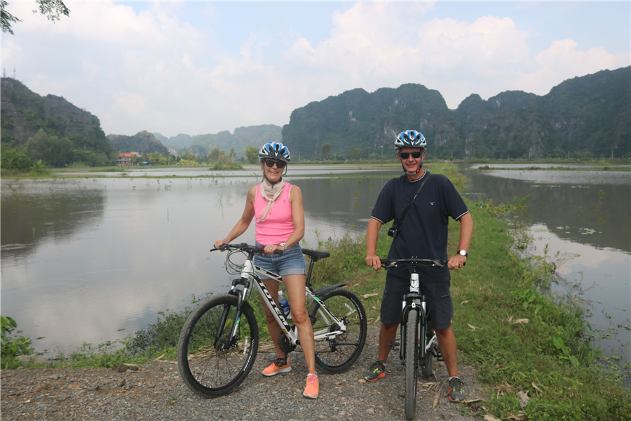Ninh Binh Cycling Tour Hoa Lu, Tam Coc, Cuc Phuong 2 Days